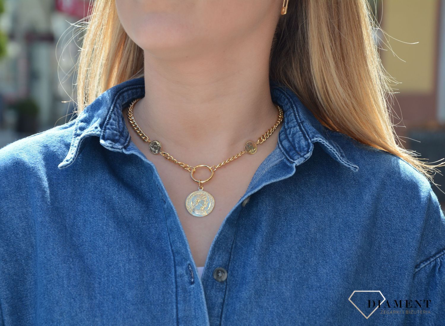 Naszyjnik damski pancerka z zawieszkami monety Dall'Acqua ze srebro 925 C RM 24971. Naszyjnik z motywem monet. Utrzymany w najnowszych trendach efektowny naszyjnik ładnie podkreśli linię szyi.1.jpg